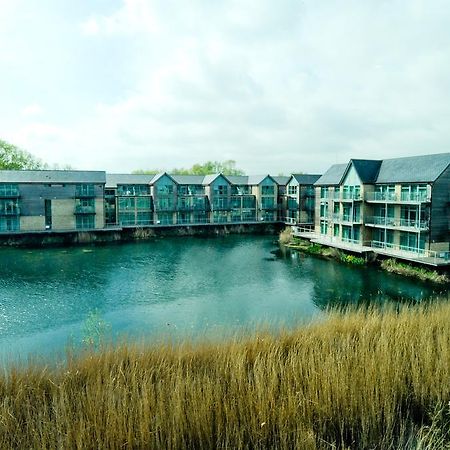 De Vere Cotswold Water Park Apartments Cirencester Eksteriør bilde